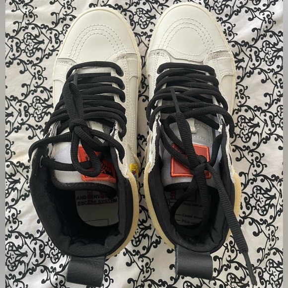 BNWOB VANS x NASA Sk8-Hi Unisex White Leather Sneakers Shoes Size 7Men/8.5Women - Picture 2 of 8